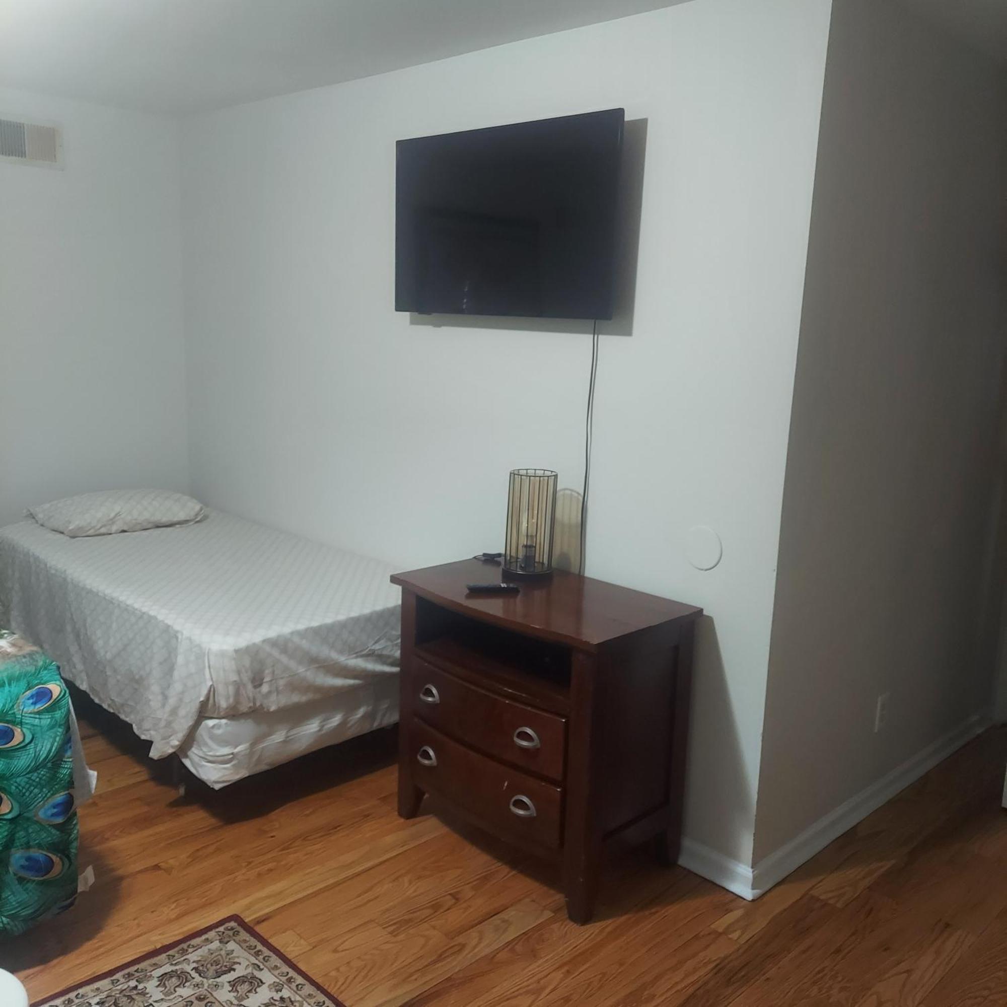 Cosy Bedroom 12Mins To Airport Prudential Njit Umdj Penn Station Newark Luaran gambar